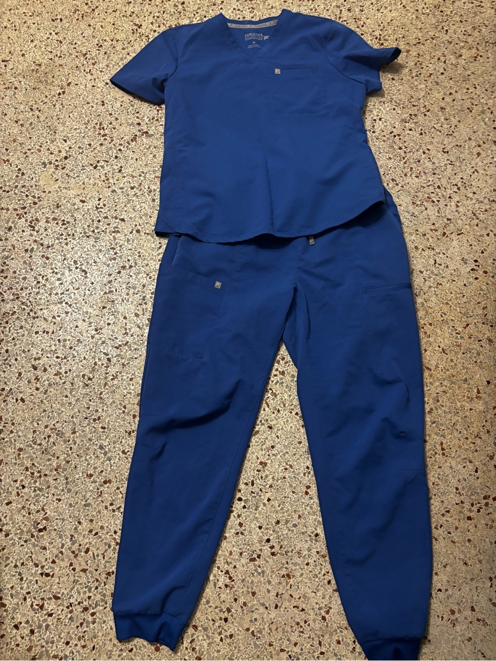 Fabletics scrub set women med top Large jogger bottoms